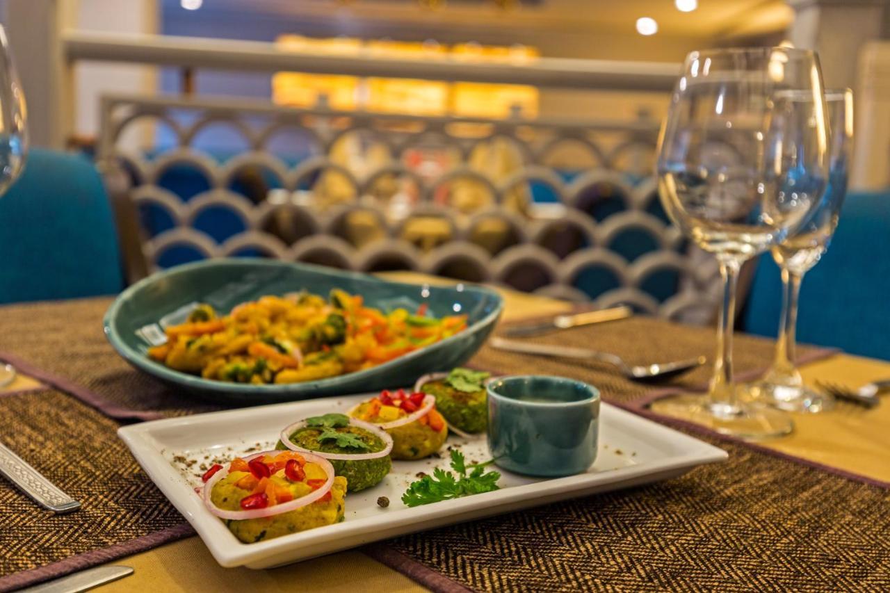 Hotel Crystal Palace Meerut Εξωτερικό φωτογραφία