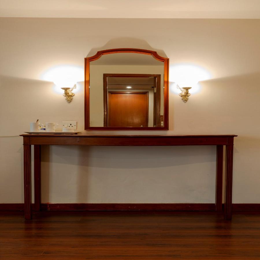 Hotel Crystal Palace Meerut Εξωτερικό φωτογραφία