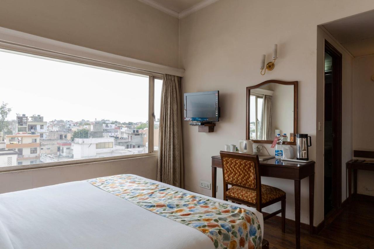 Hotel Crystal Palace Meerut Εξωτερικό φωτογραφία
