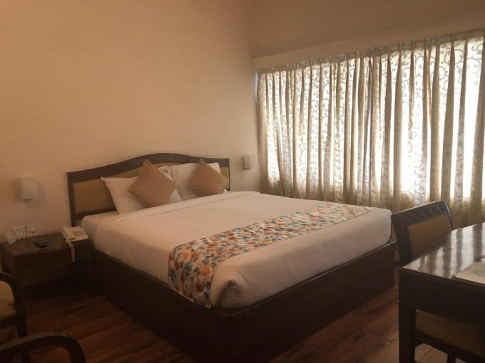 Hotel Crystal Palace Meerut Εξωτερικό φωτογραφία