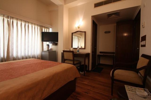 Hotel Crystal Palace Meerut Εξωτερικό φωτογραφία
